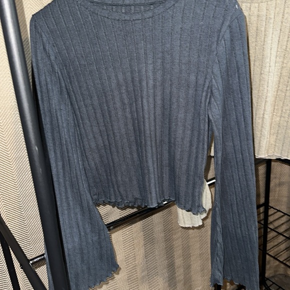 Two shein long wide sleeve tops soft fabric size medium blue and cream - Picture 2 of 7
